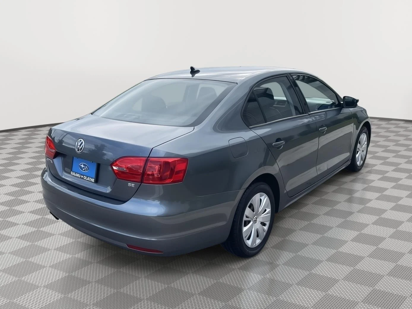 Used 2014 Platinum Gray Metallic Volkswagen SE image 15