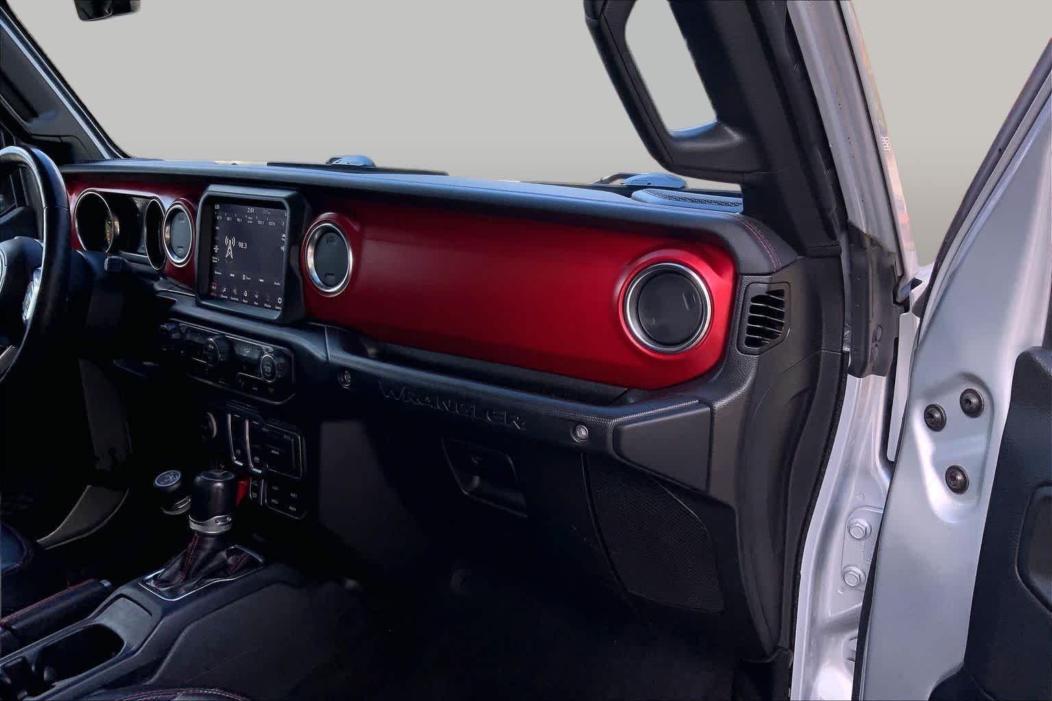 Used 2023 Silver Zynith Clearcoat Jeep Rubicon image 17