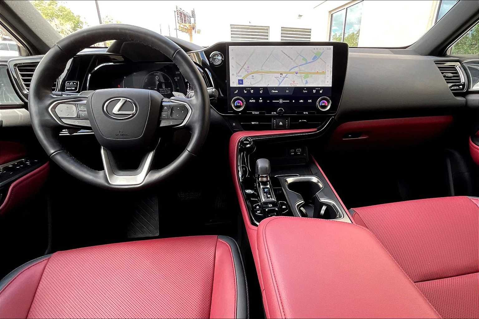 Used 2025 Eminent White Pearl Lexus Premium image 15