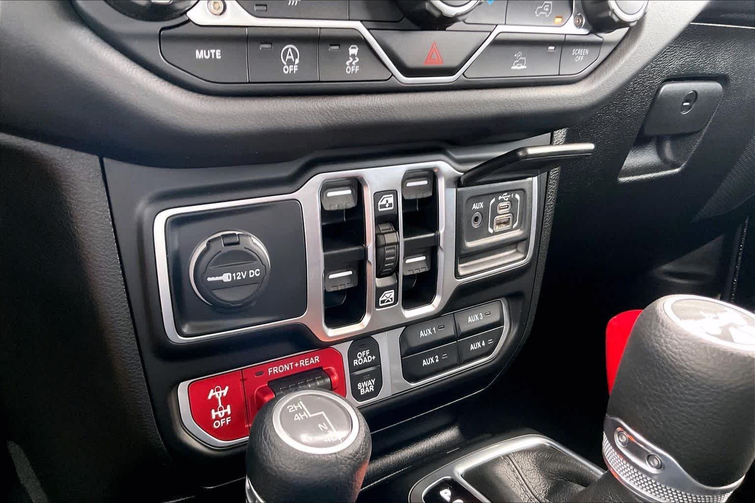 Used 2025 Black Clearcoat Jeep Rubicon image 31
