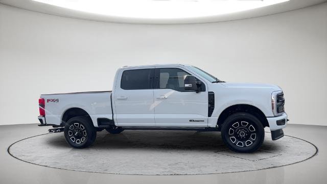 New 2026 Star White Metallic Tri-Coat Ford F-250® Platinum® image 27