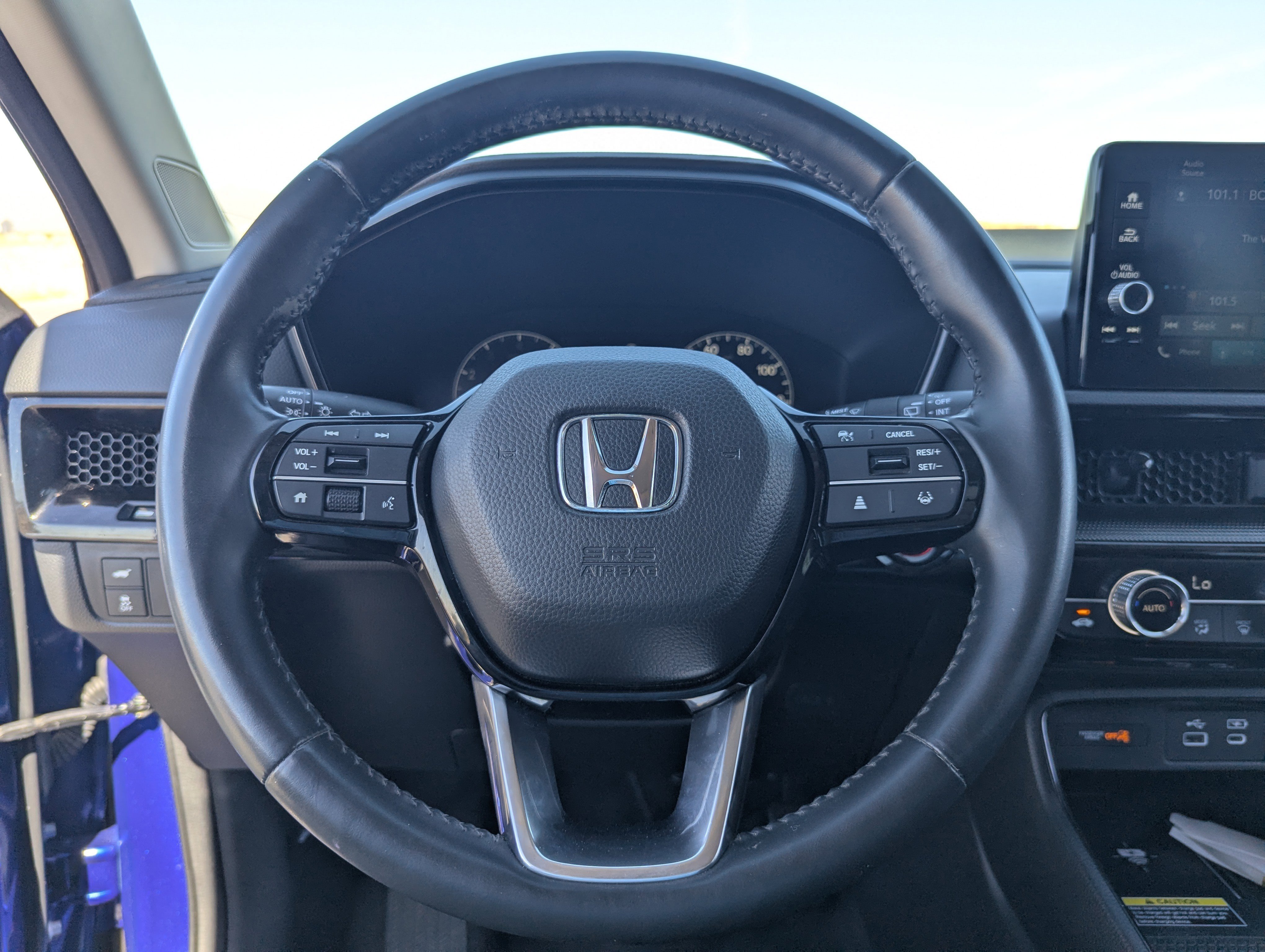 Used 2025 Solar Silver Metallic Honda EX-L image 29