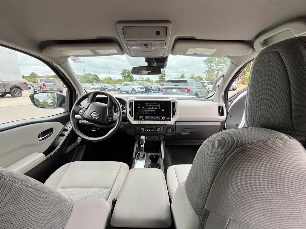 Used 2025 White Nissan SV image 10
