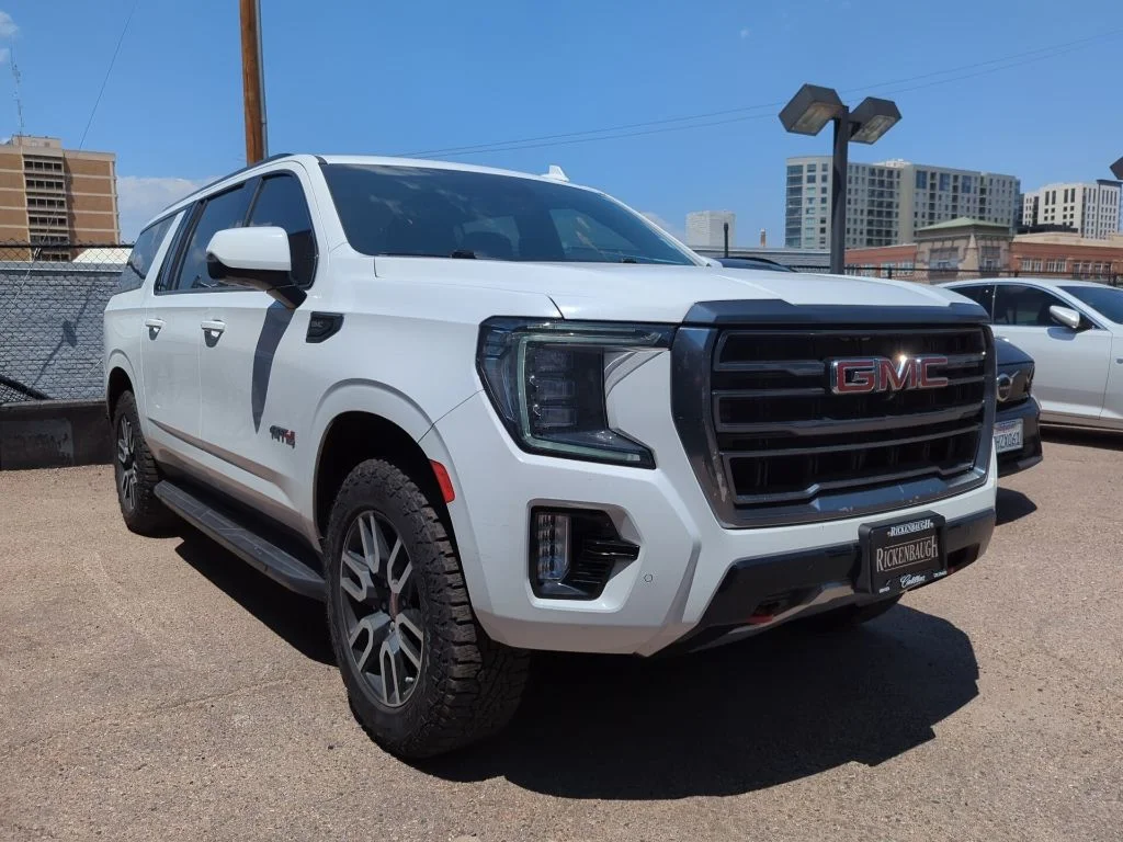 2023 GMC Yukon 4WD AT4's photo