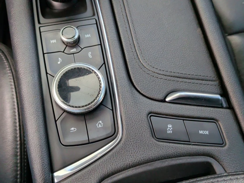 Used 2020 Silver Cadillac Premium Luxury image 27