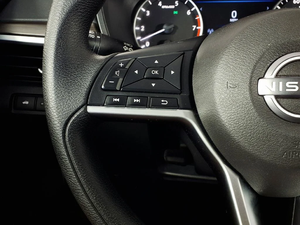 Used 2024 Super Black Nissan 2.5 SV image 19
