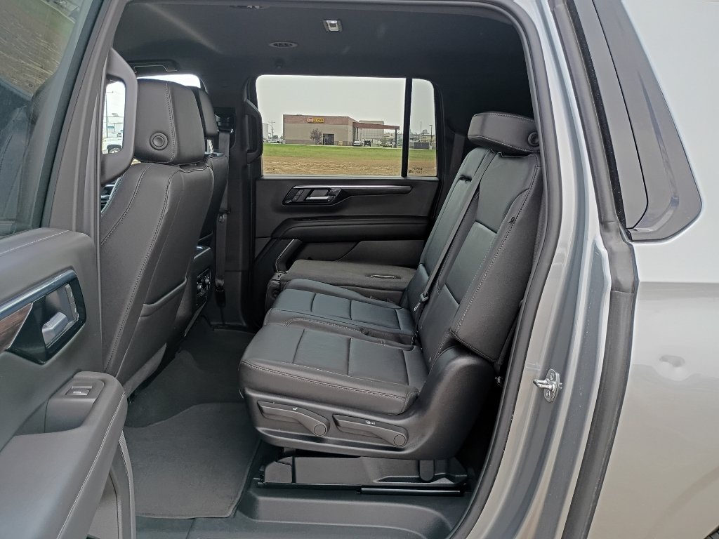 Used 2025 Gray Chevrolet Z71 image 20