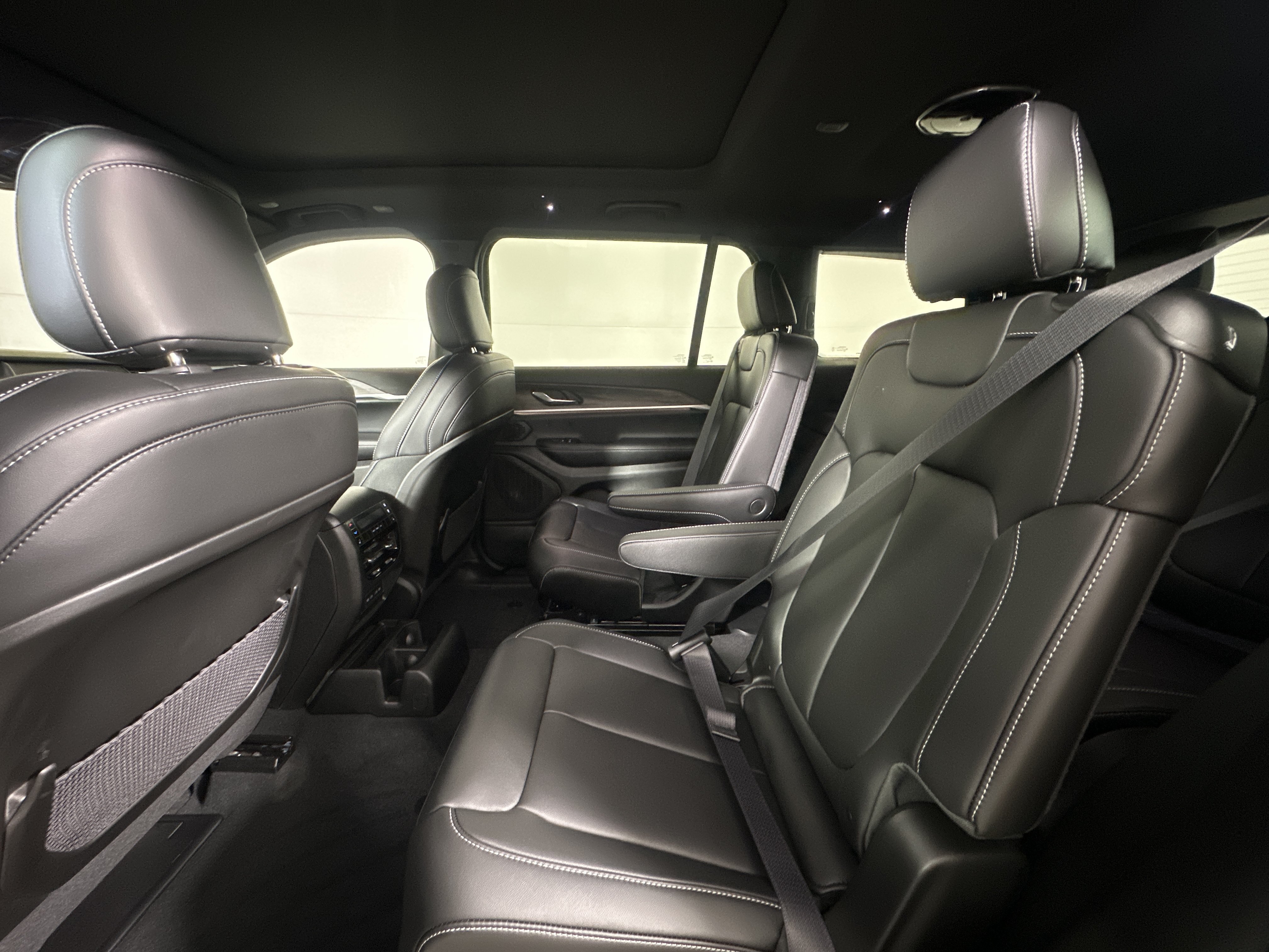New 2026 Steel Blue Exterior Paint Jeep Limited image 24