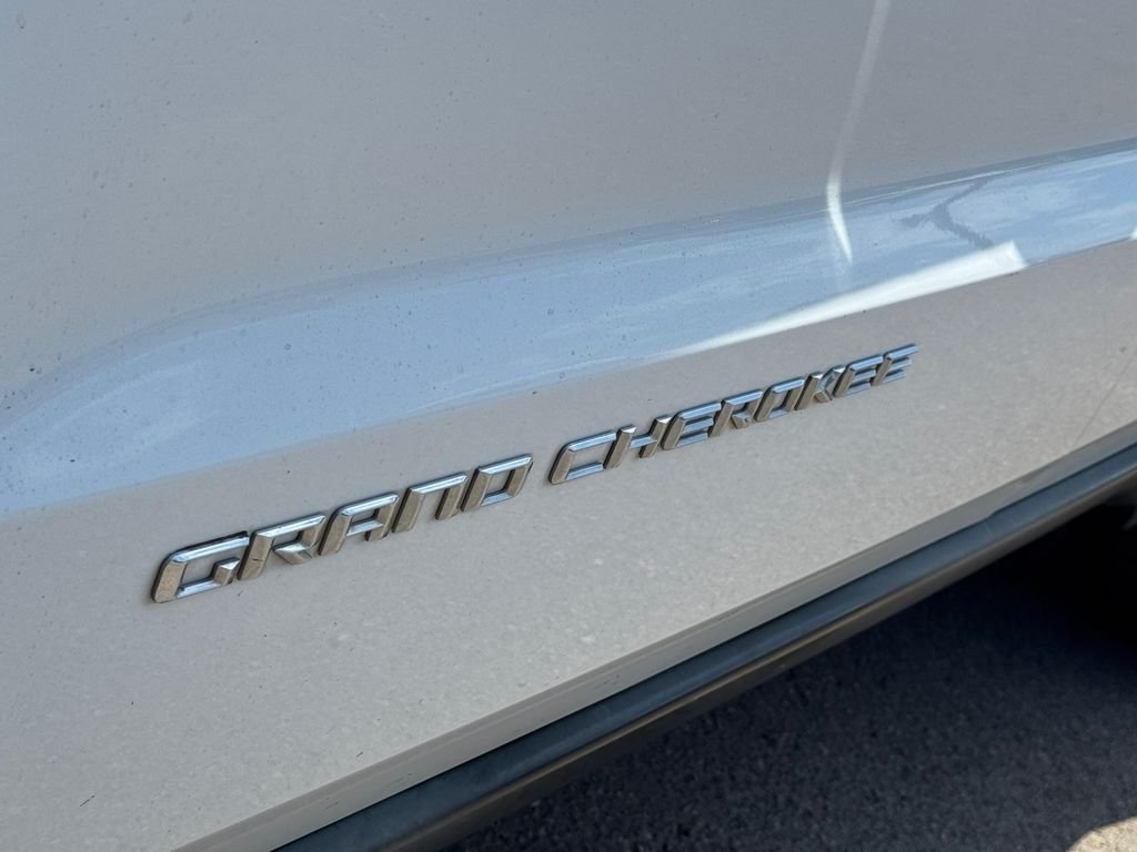 Used 2014 White Jeep Limited image 6