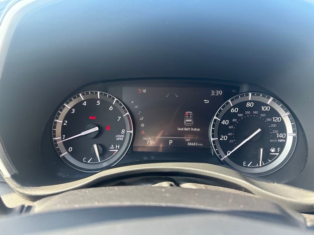 Used 2020 Pearl Toyota XLE image 12