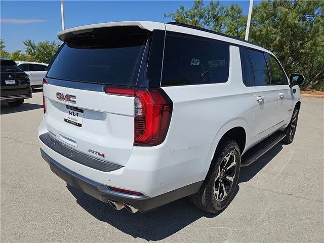 Used 2025 Summit White GMC AT4 4x4 image 4