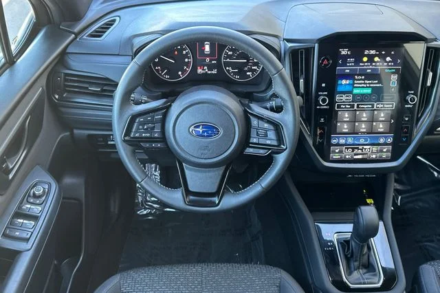 Used 2025 Green Metallic Subaru Premium image 18