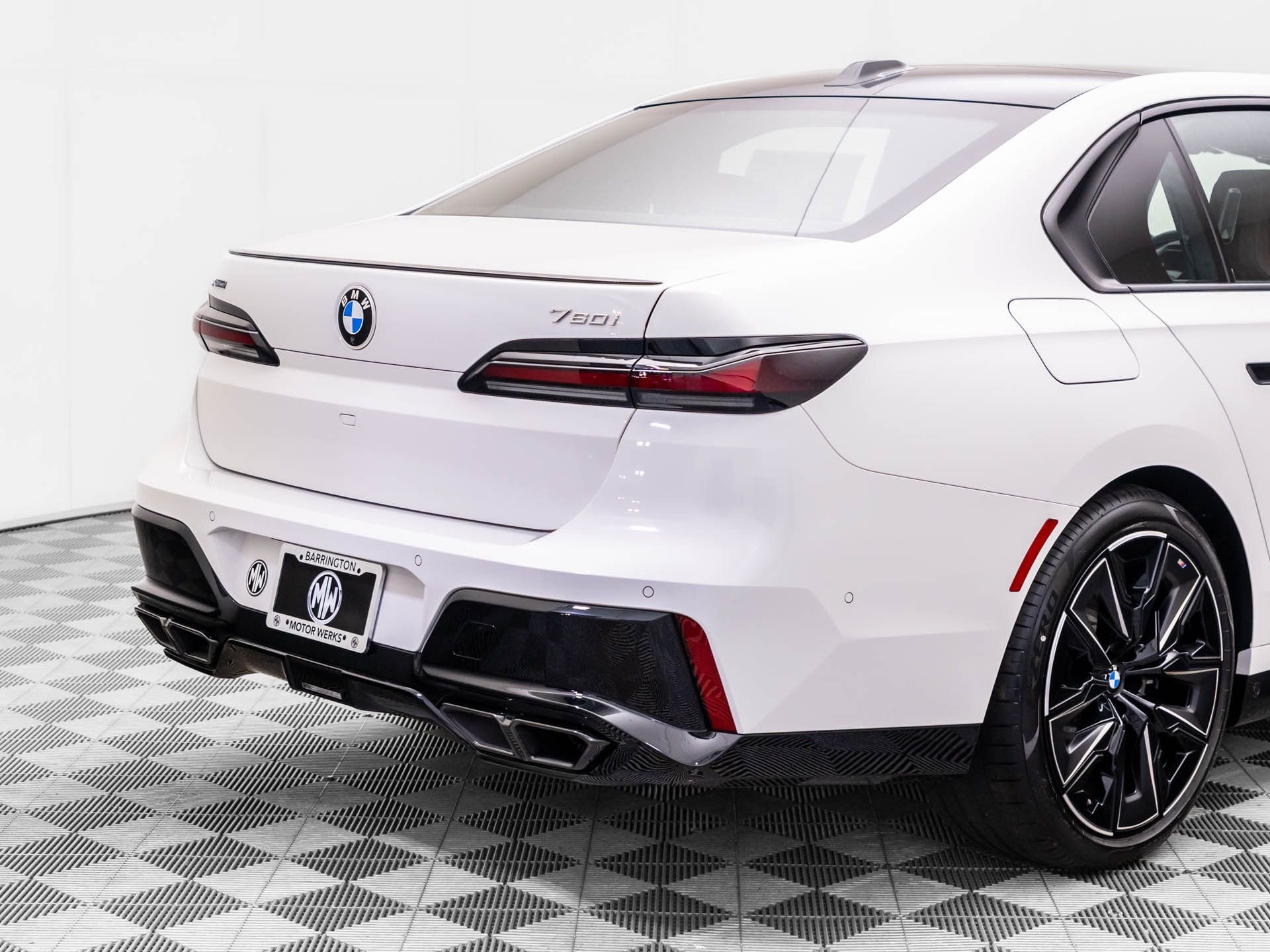 New 2026 Alpine White BMW 760i xDrive image 35