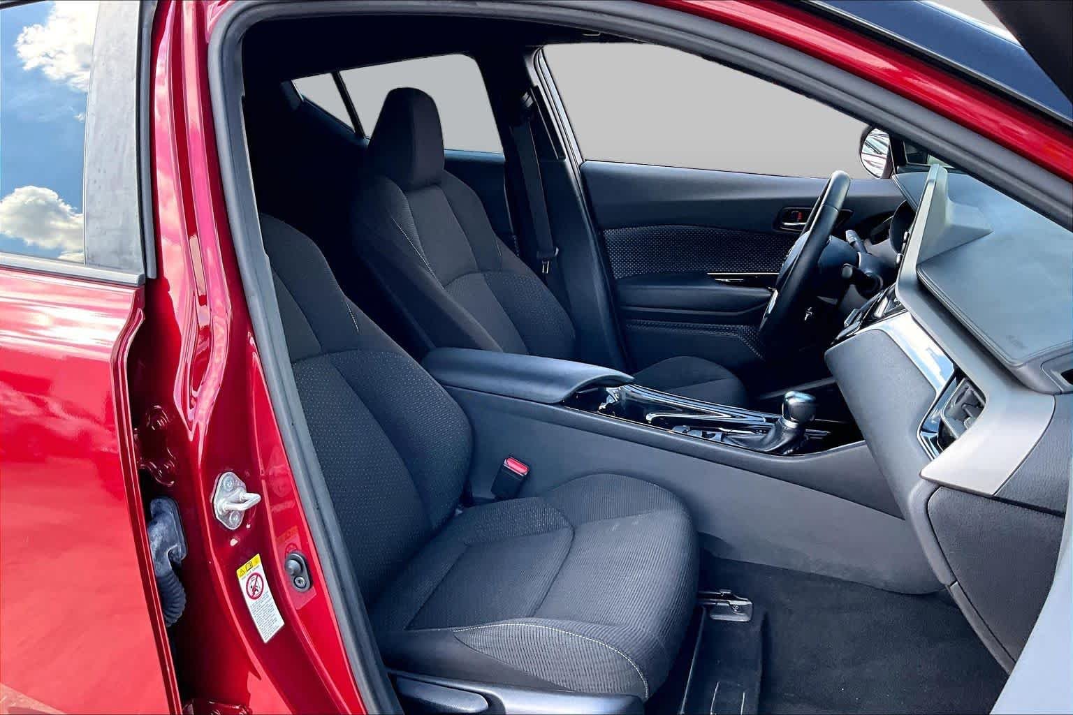 Used 2019 Ruby Flare Pearl w/Black Roof Toyota XLE image 9
