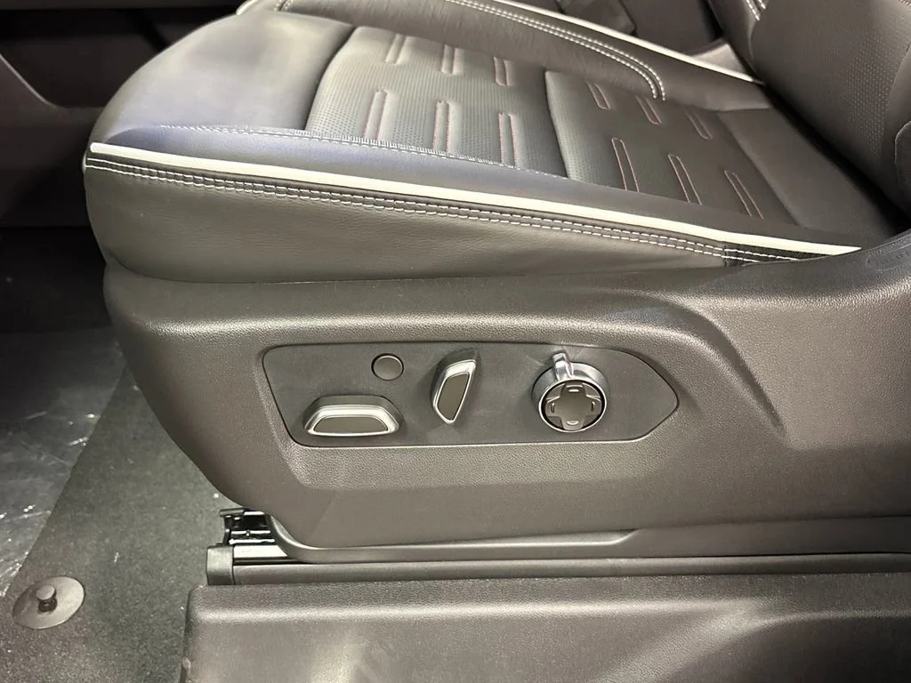 2026 GMC Sierra 1500 AT4X - Photo 24