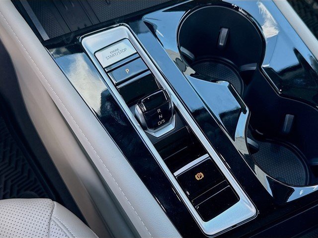 2026 Volkswagen Atlas SE w/Tech - Photo 15