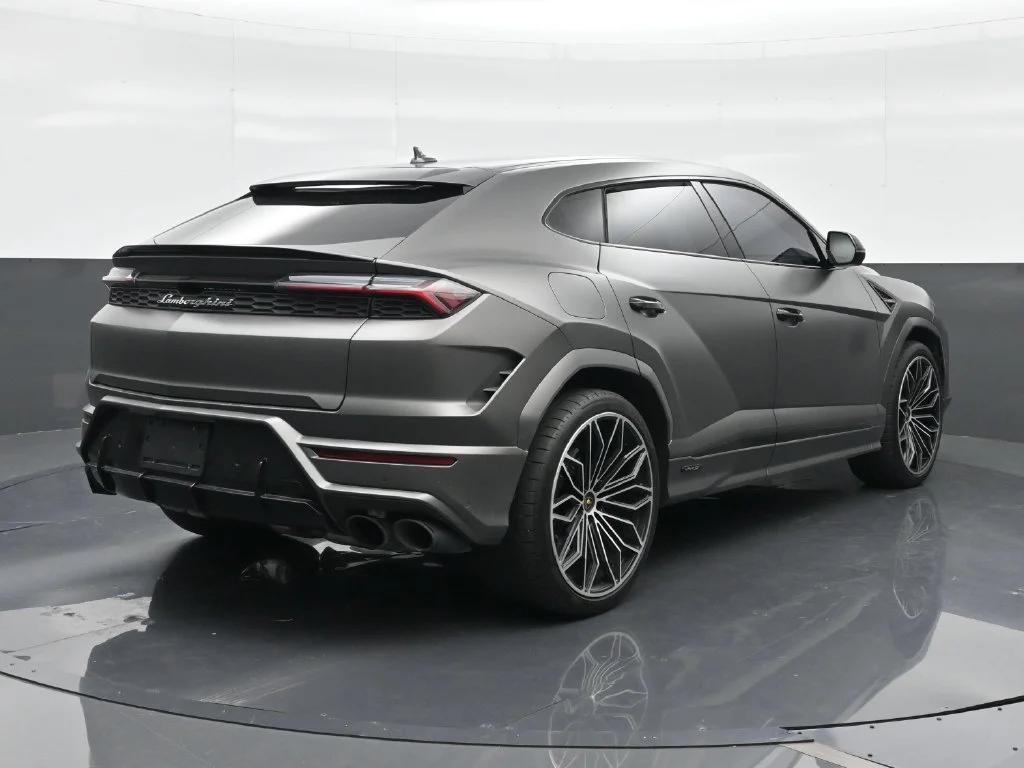 Used 2025 Gray Lamborghini SE image 14