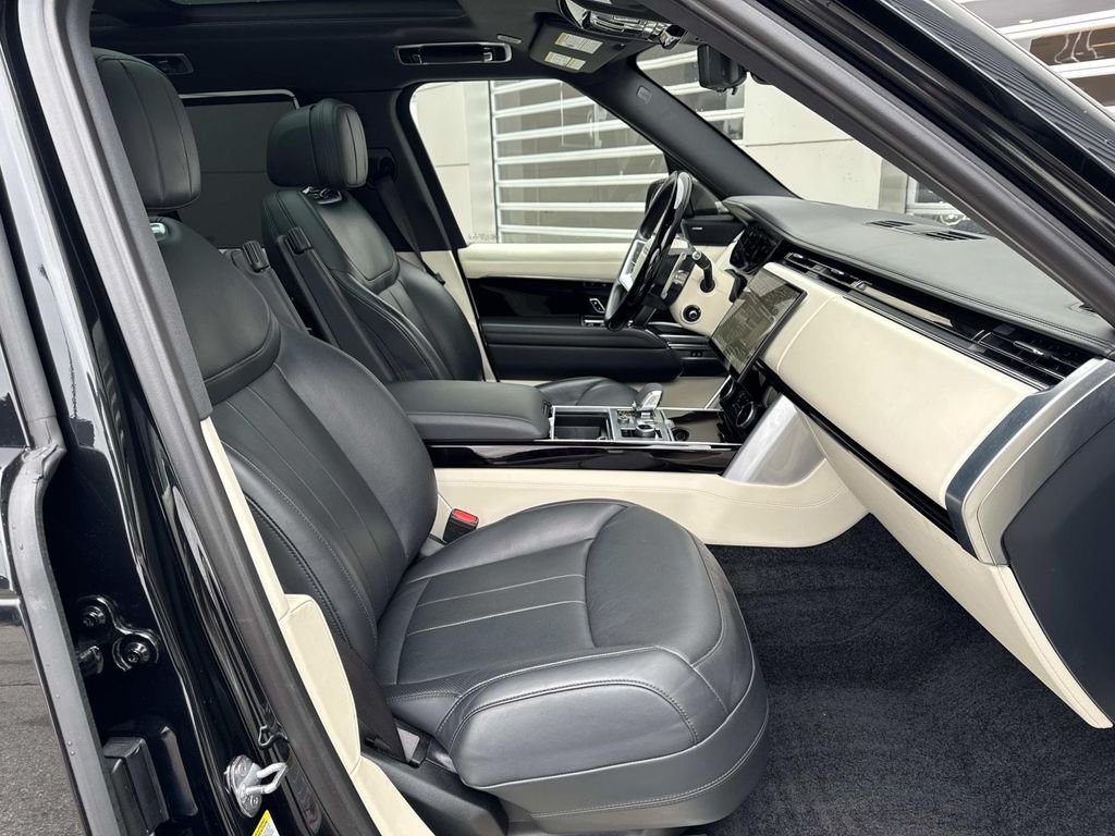 Certified Used 2023 Santorini Black Metallic Land Rover SE image 10