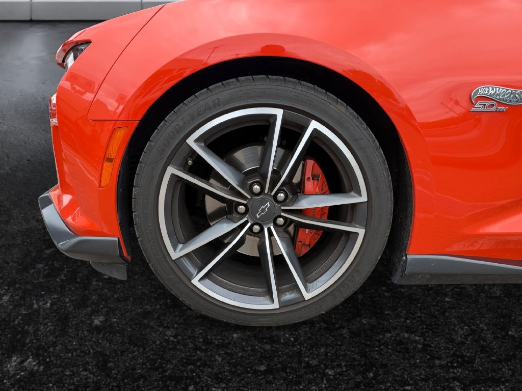 Used 2018 Orange Chevrolet SS image 27
