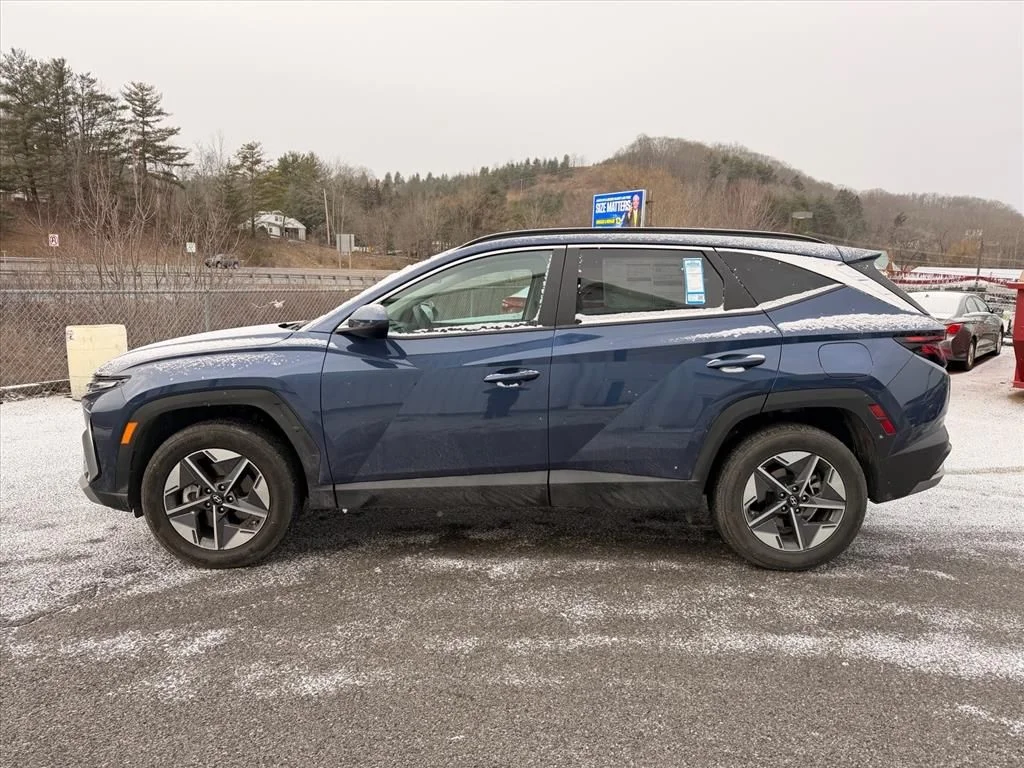 Used 2025 Blue Hyundai SEL image 4