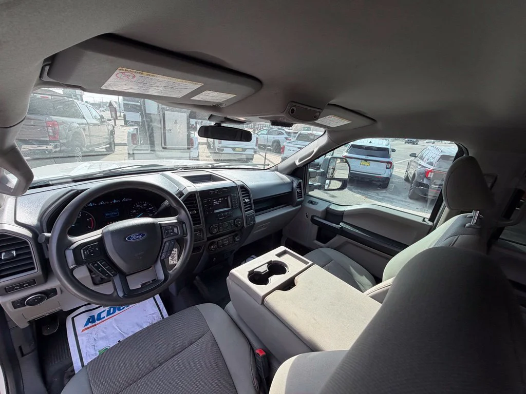 Used 2022 White Ford XL image 20