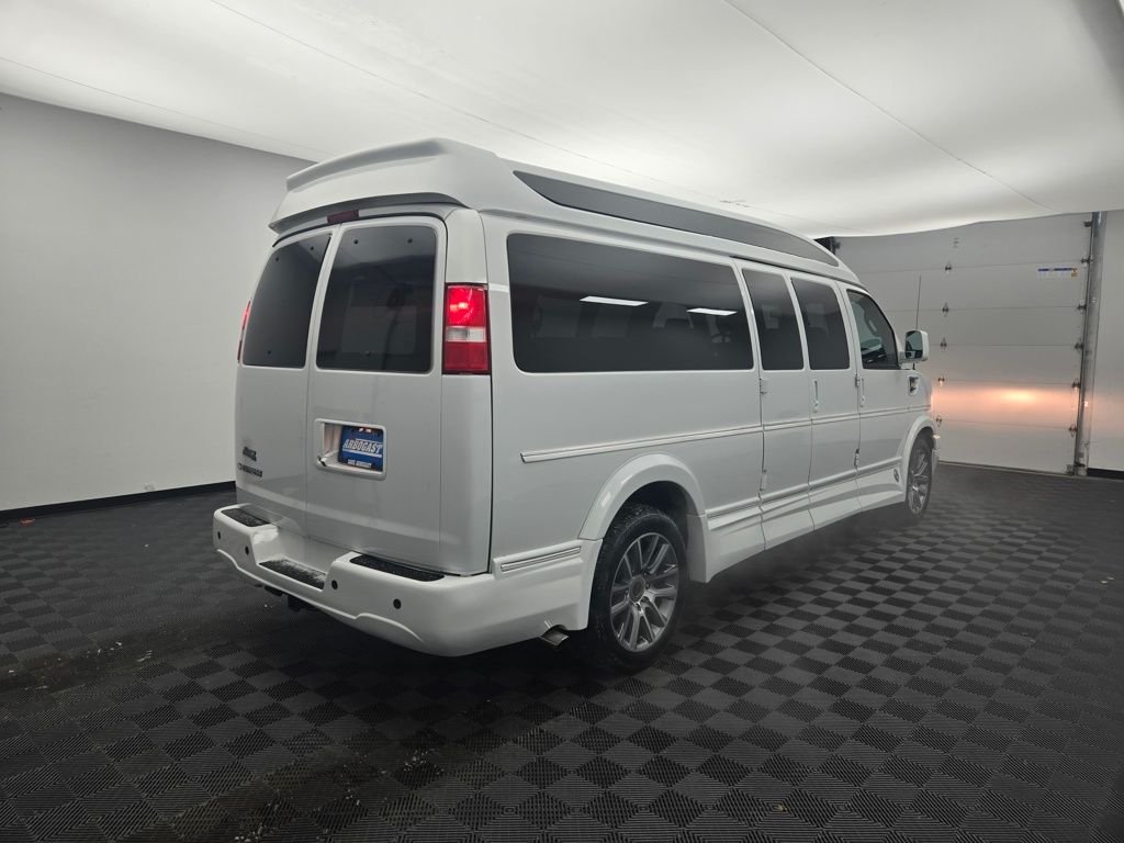 Used 2020 Summit White Chevrolet Explorer Limited SE image 3