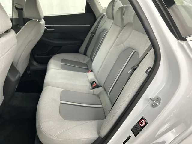Used 2021 Gray Hyundai SE image 19
