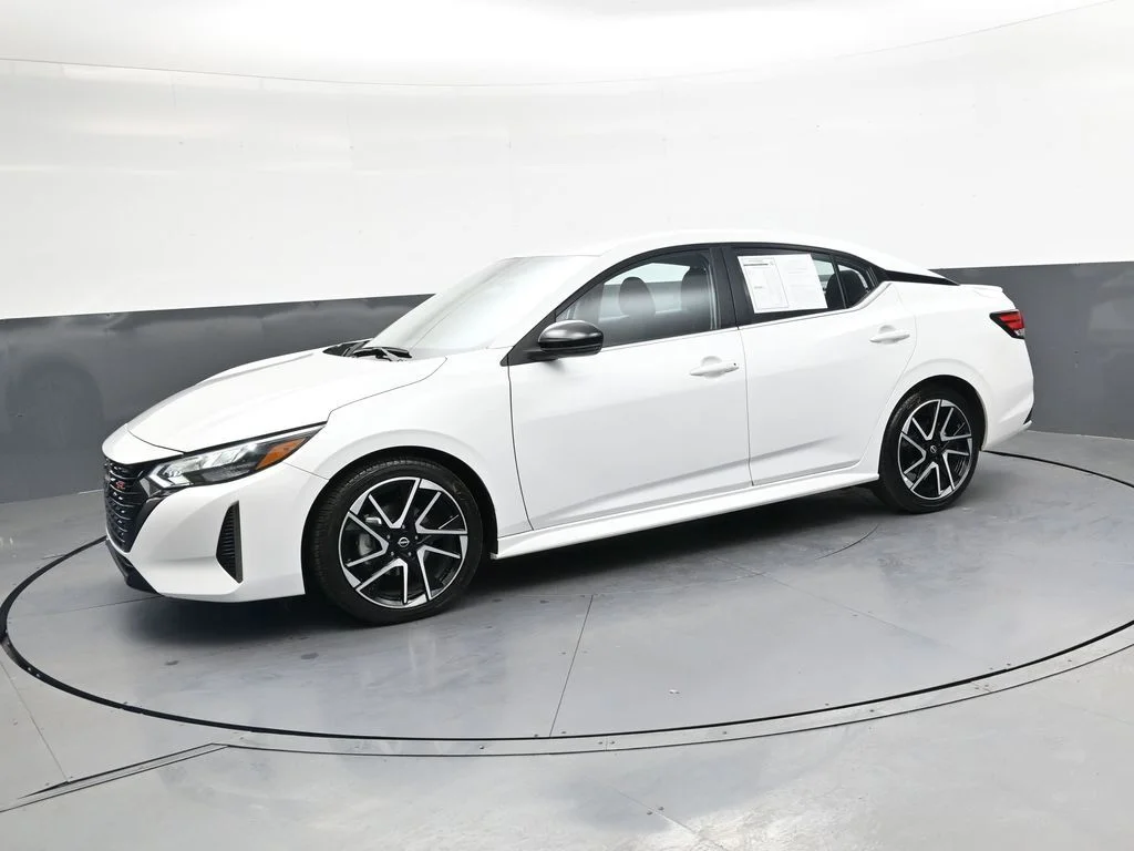 Used 2025 White Nissan SR image 11