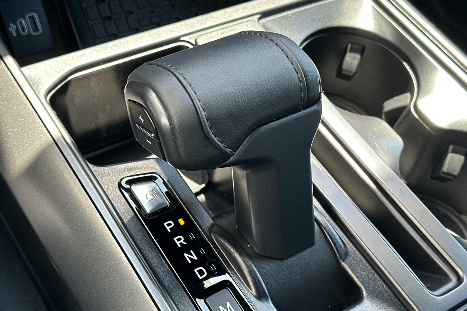 Used 2025 White Ford Lariat image 22