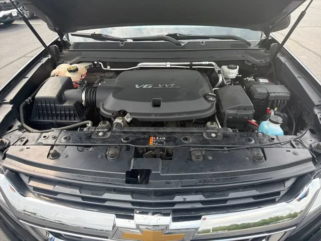 Used 2018 BLACK Chevrolet 4WD LT image 27
