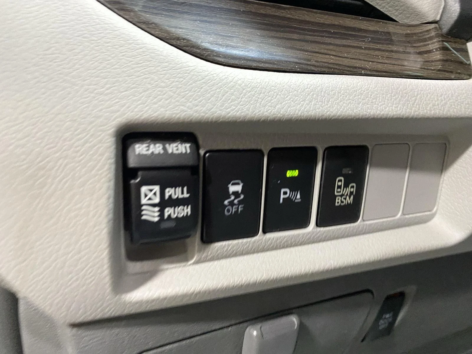 Used 2017 Predawn Gray Mica Toyota XLE image 26