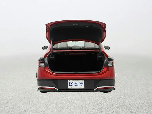 Used 2025 Red Hyundai SEL image 18