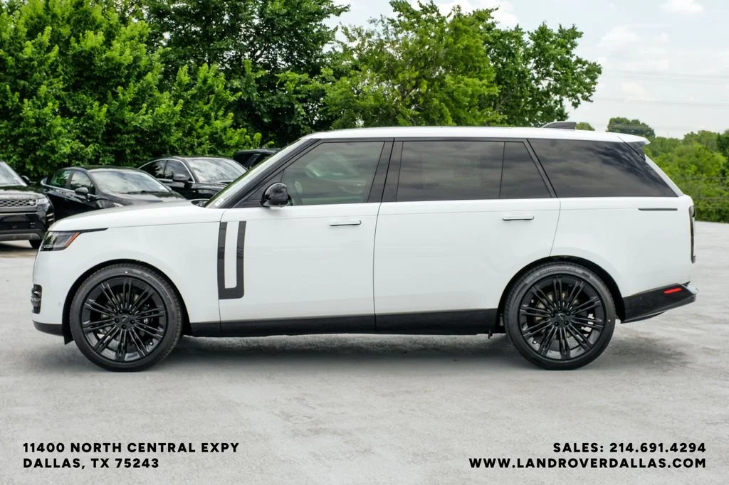 New 2026 Fuji White Land Rover SE image 13