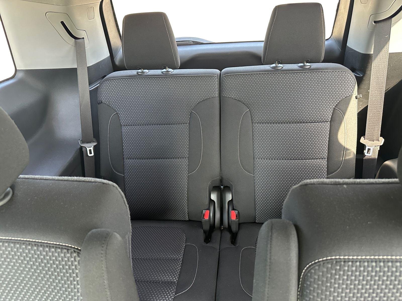 Used 2023 Summit White GMC SLE image 17