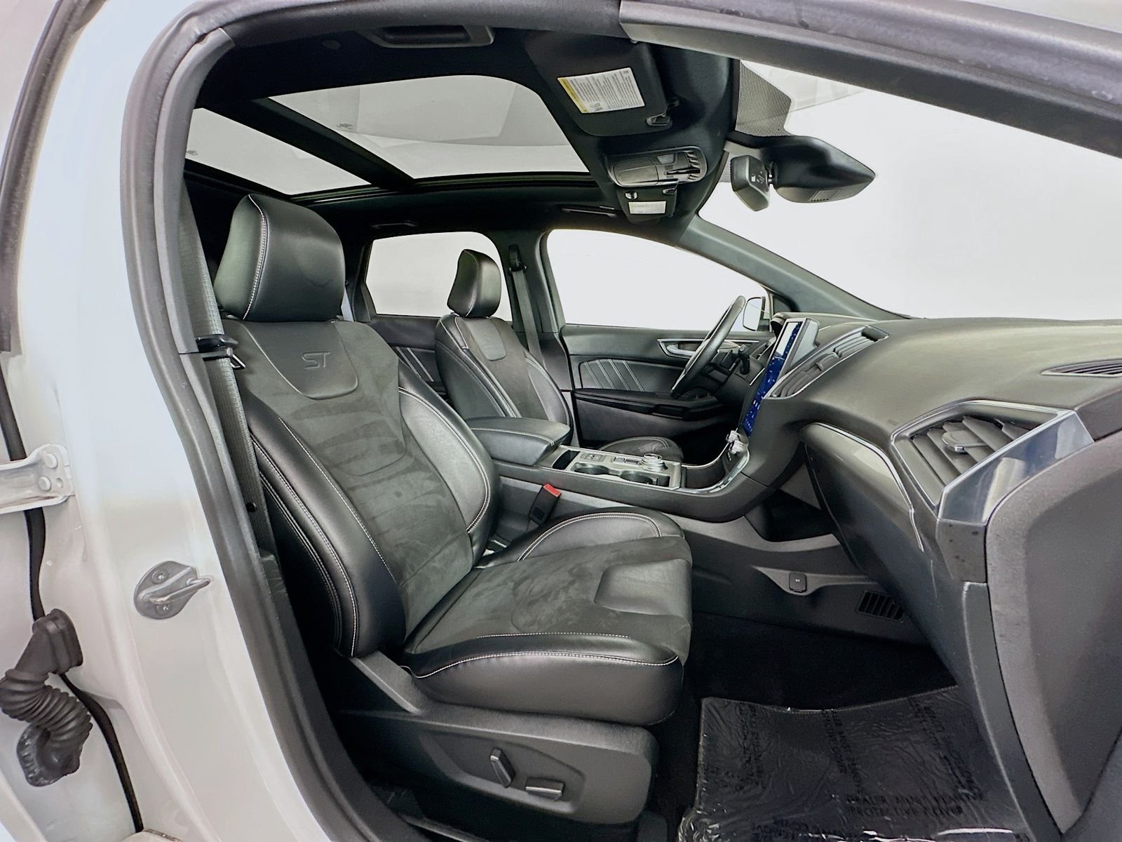 Used 2022 Star White Metallic Tri-Coat Ford ST image 30