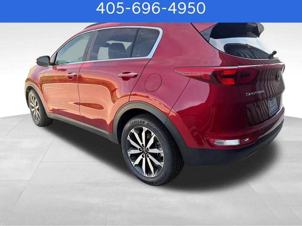 Pre-Owned 2019 Kia Sportage EX