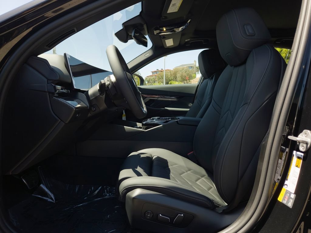 New 2026 Black Sapphire Metallic BMW 550e xDrive image 8