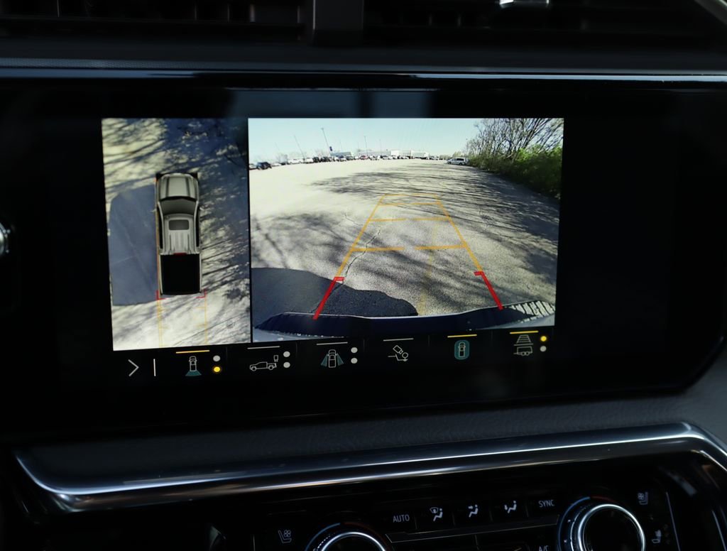Used 2023 White Frost Tricoat GMC Denali image 16