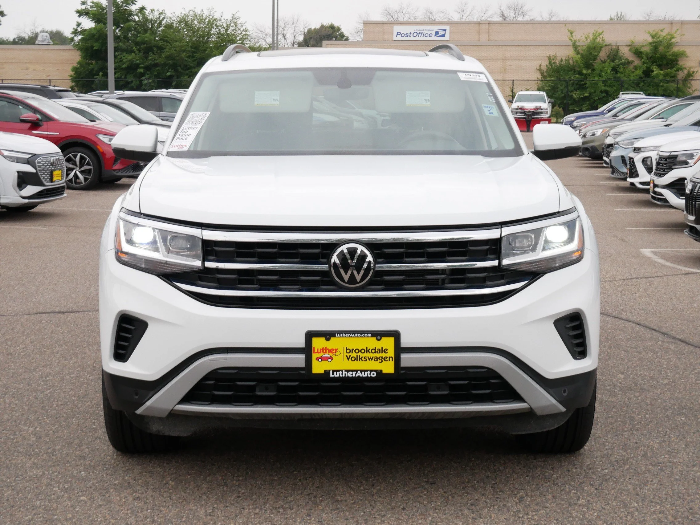 Used 2023 Pure White Volkswagen 3.6L V6 SE w/Technology image 2
