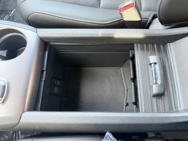 Used 2023 White Honda EX-L image 18