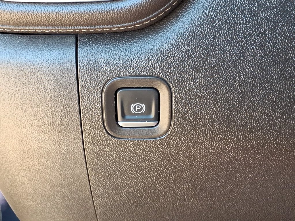 Used 2020 Blue Metallic Chevrolet LT image 17