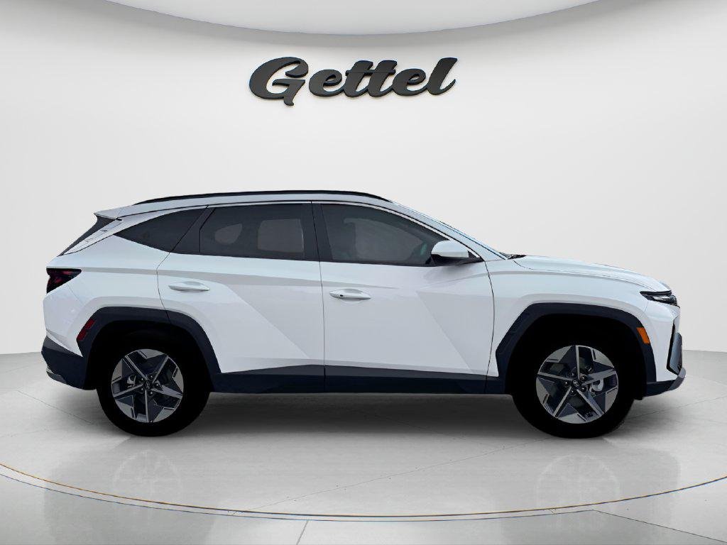 New 2026 White Hyundai SEL Plus FWD image 25