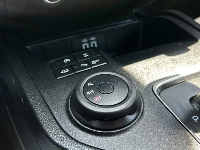 Used 2019 Magnetic Ford Lariat image 43