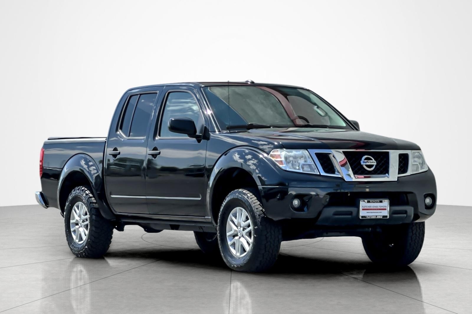 Used 2016  Nissan SV image 7