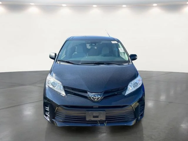 Used 2020 Black Toyota L image 7