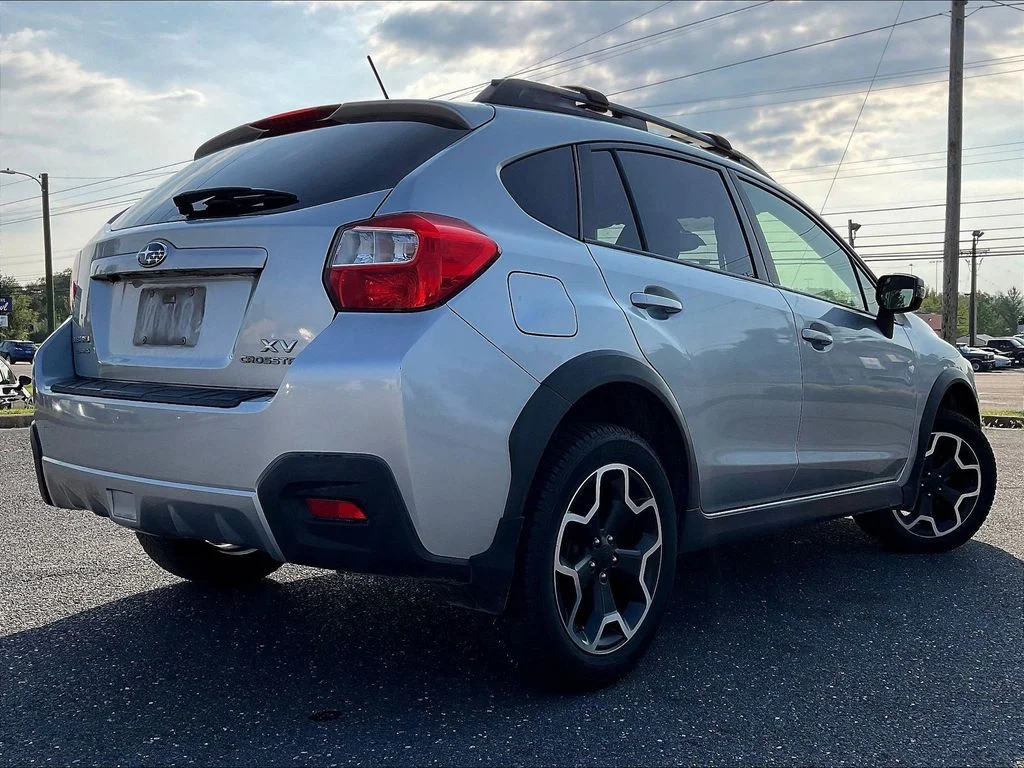 Used 2015 Ice Silver Metallic Subaru 2.0i Limited image 4