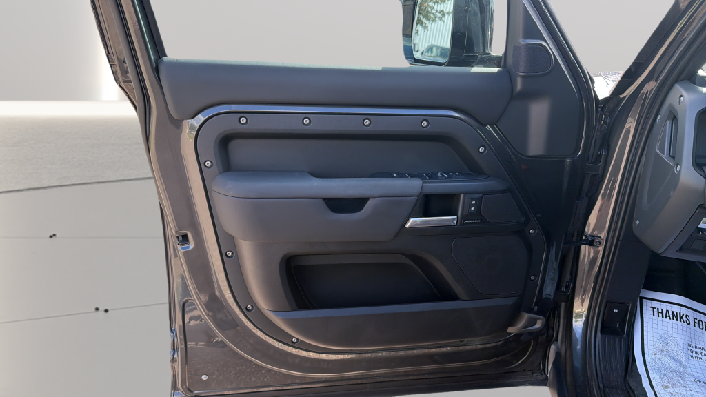Used 2025 Gray Land Rover S image 20