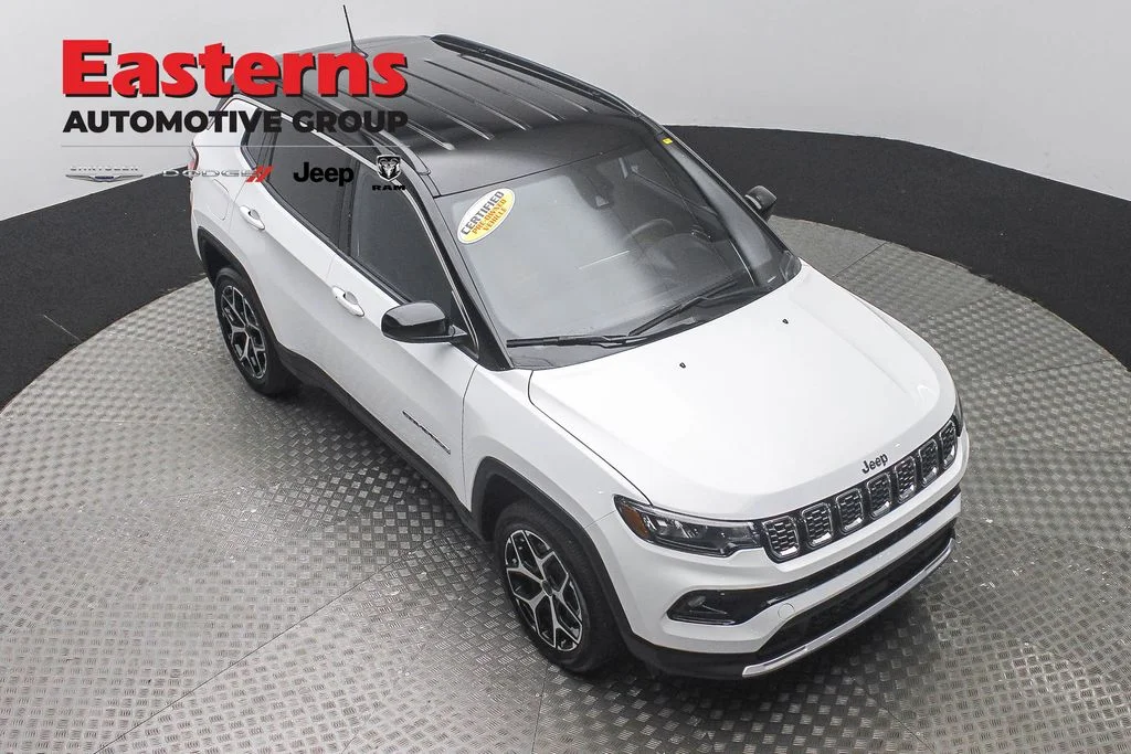 Used 2025 White Jeep Limited image 3