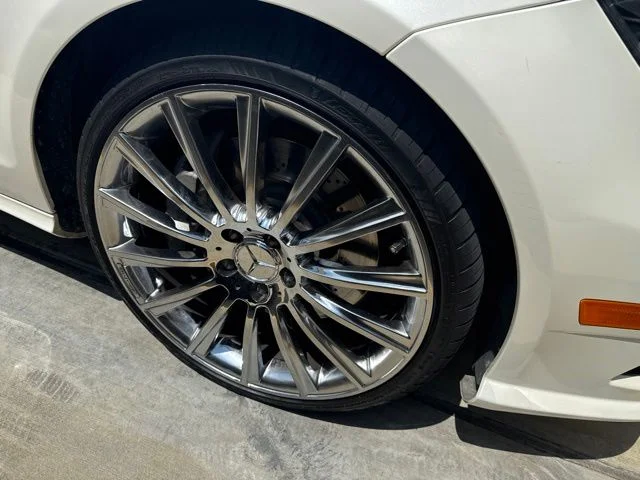 Used 2013  Mercedes-Benz CLS 550 image 3