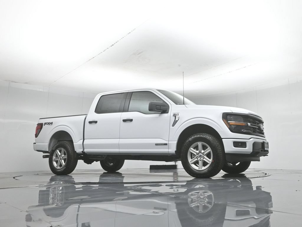 New 2026 Oxford White Ford XLT image 3